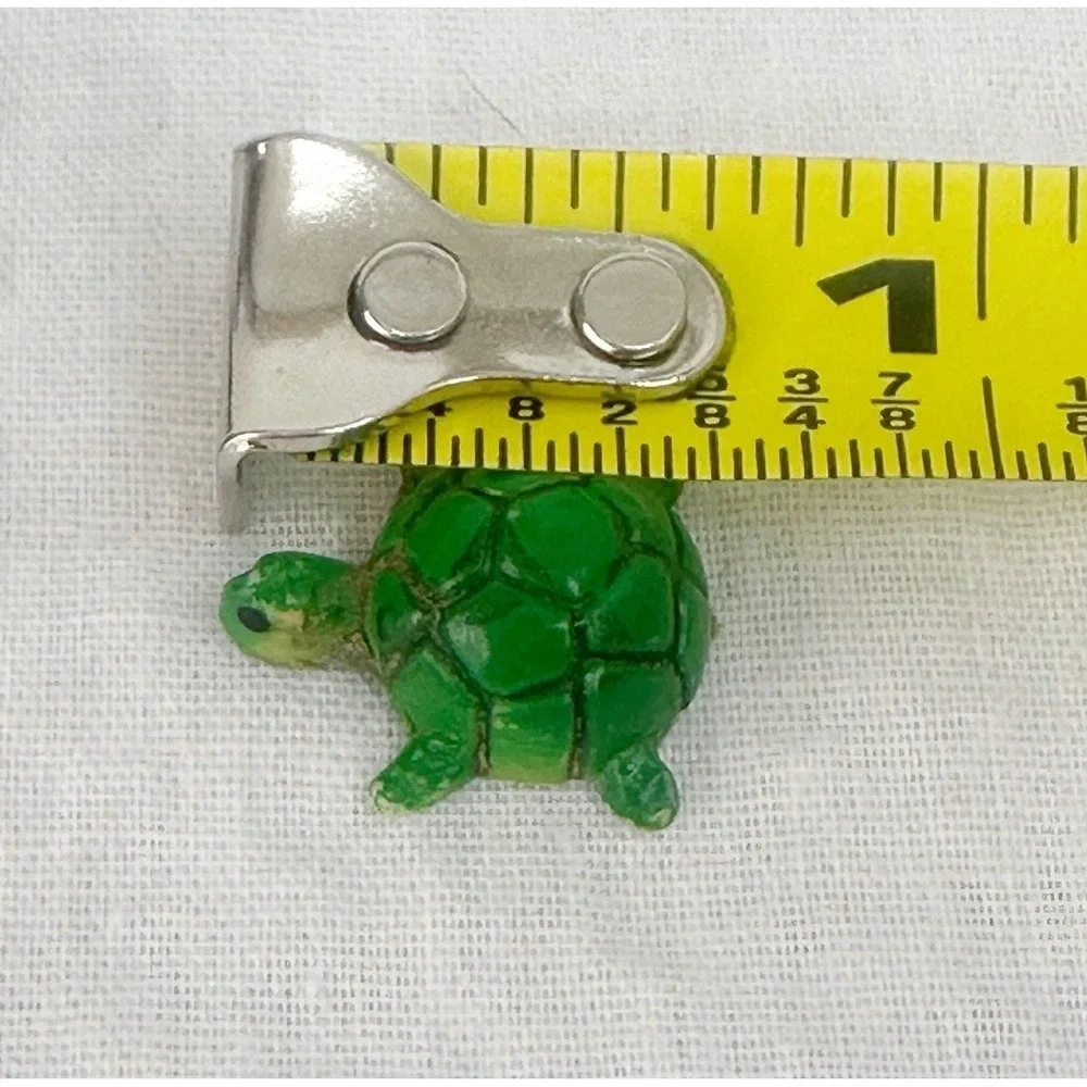 The Unbranded Brand lot miniature